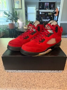 Jordan 5 Retro “Raging Bull” 6.5 (8 Womens)